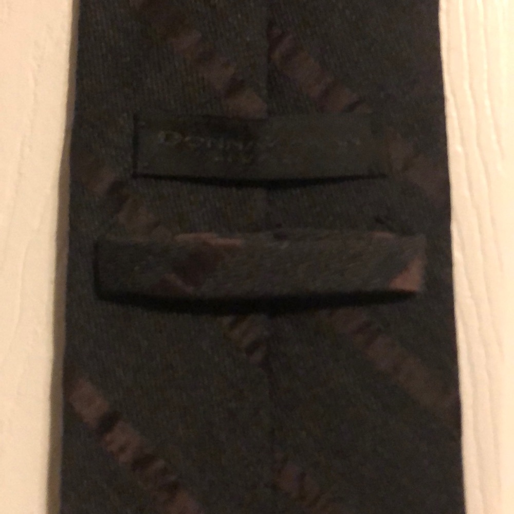 Donna Karan New York Tie - Picture 3 of 4